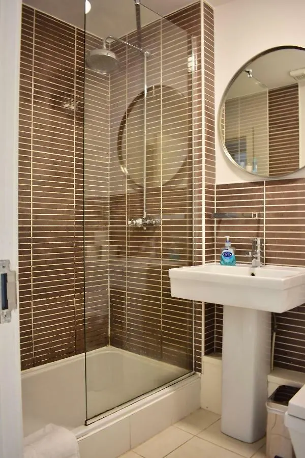 3 Bedroom Mezzanine Apartment In Temple Bar Dublin 0*,  Irland