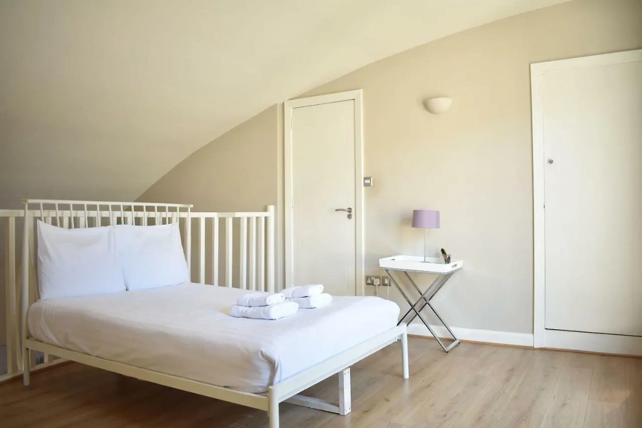 3 Bedroom Mezzanine Apartment In Temple Bar Dublin Irland