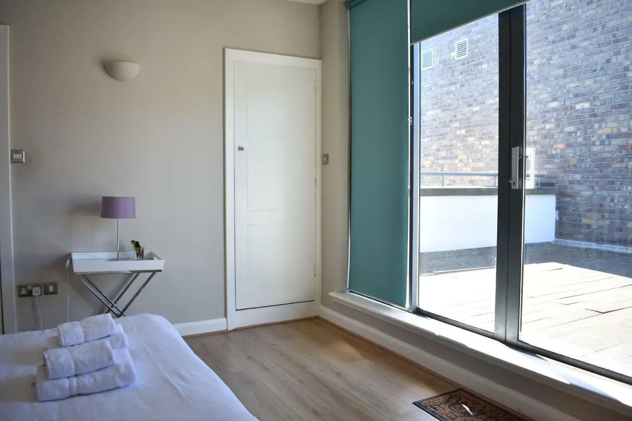 3 Bedroom Mezzanine Apartment In Temple Bar Dublin