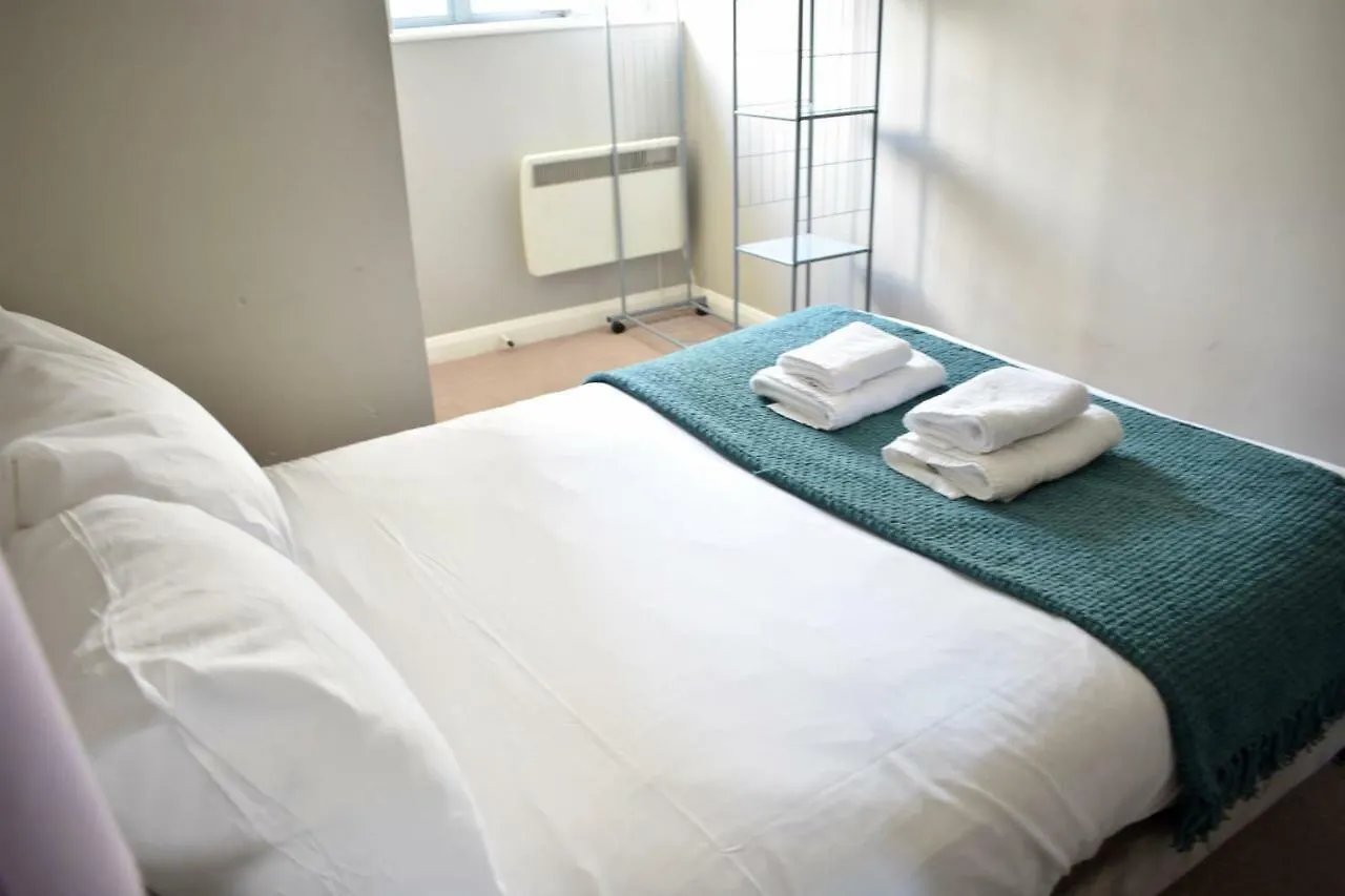 3 Bedroom Mezzanine Apartment In Temple Bar Dublin 0*,